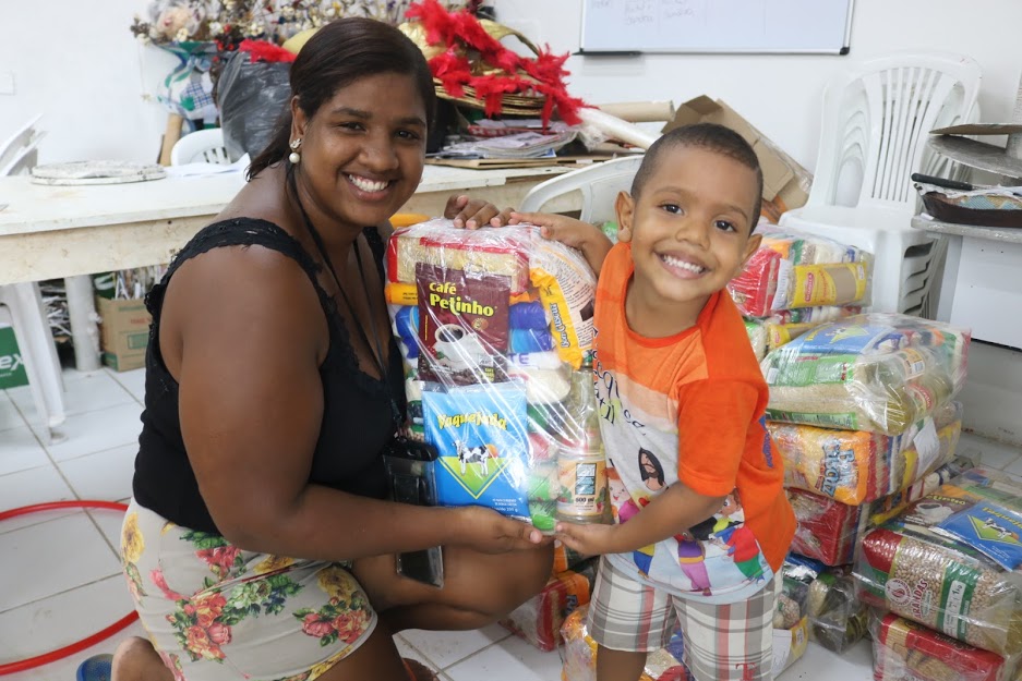 Pró-Criança lança campanha de Páscoa para arrecadar alimentos para 600  famílias - Folha PE