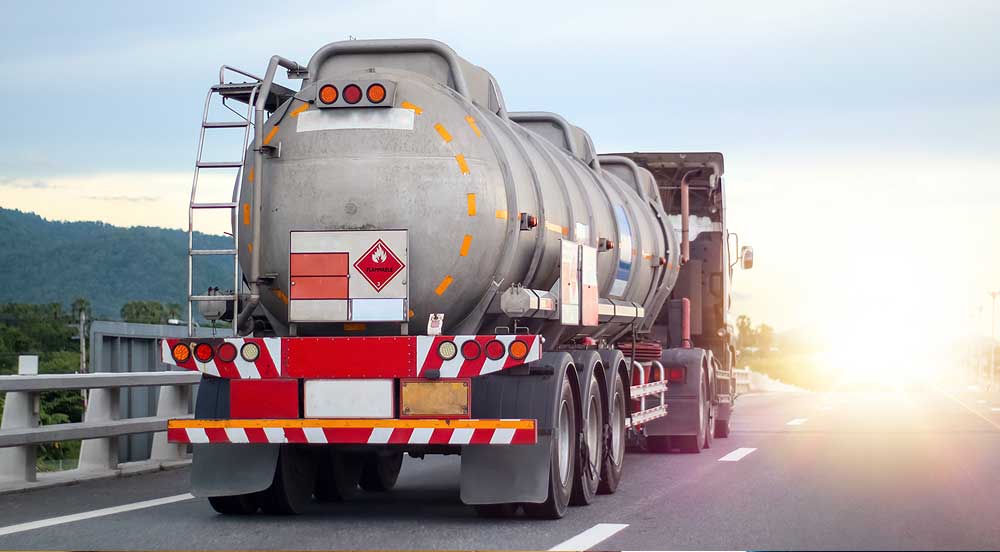 Transporte de cargas perigosas: veja 6 dicas essenciais!